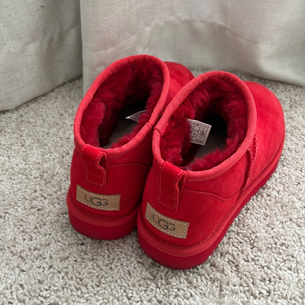 Red UGG classic ultra mini Size US 8 women